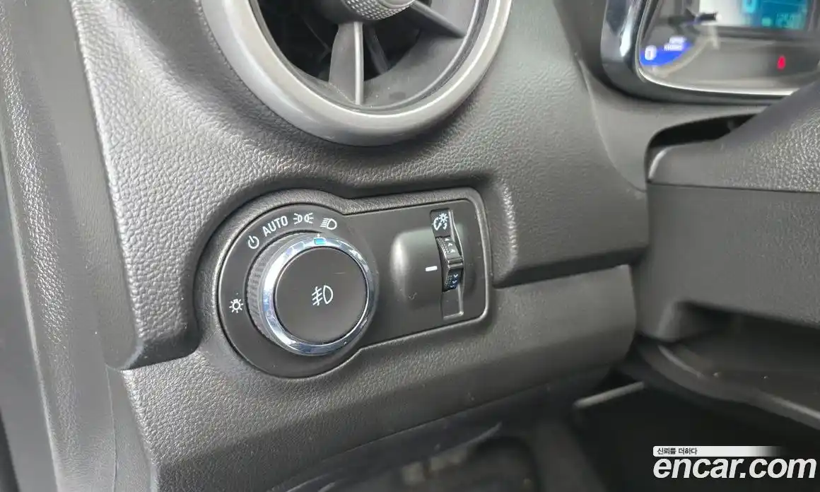 Chevrolet Trax 2015 1.4 Автомат в Москве № 37159, фото 19