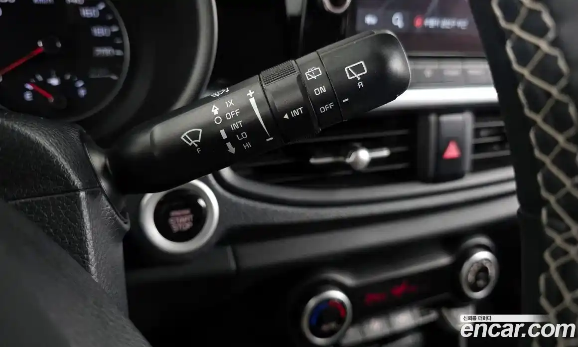 Kia Morning 2023 1.0 Автомат в Москве № 383600, фото 19