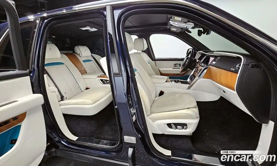 Rolls-Royce Cullinan 2019 6.7 Автомат в Москве № 387431, фото 11