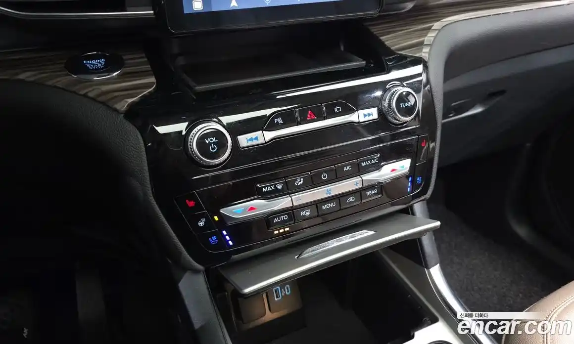 Ford Explorer 2023 2.3 Автомат в Москве № 402973, фото 16