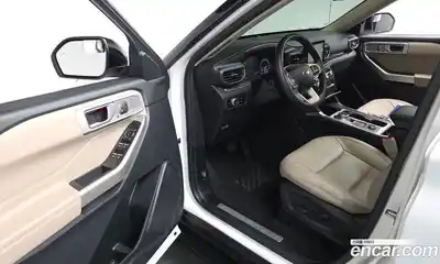 Ford Explorer 2023 2.3 Автомат в Москве № 402973, миниатюра 9