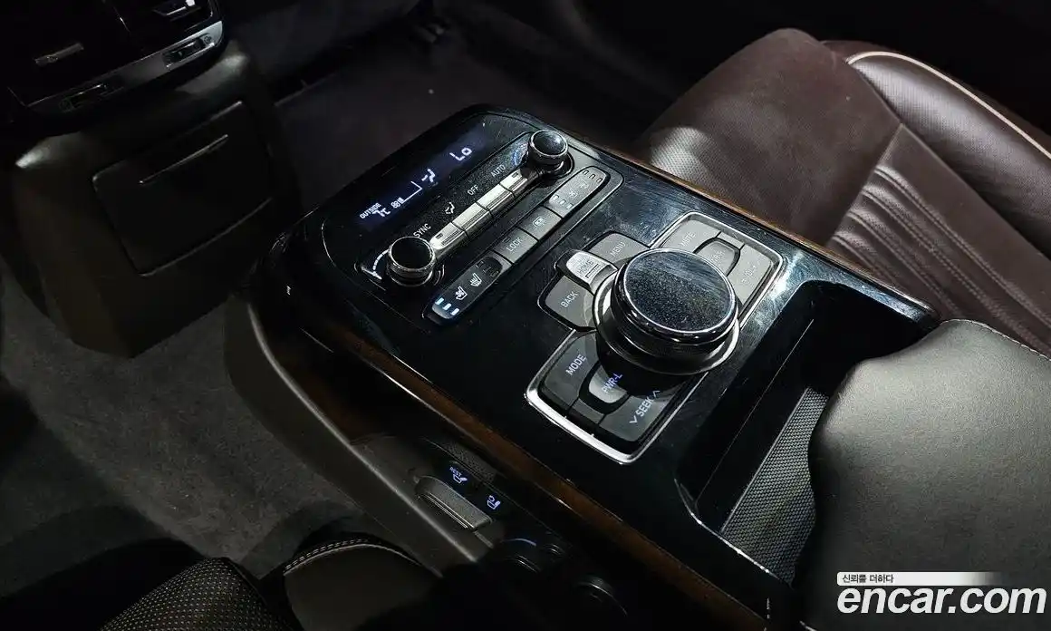 Genesis EQ900 2016 5.0 Автомат в Москве № 56433, фото 20