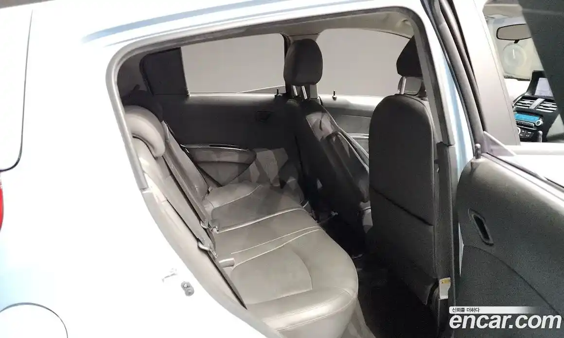 Chevrolet Spark 2015 1.0 Автомат в Москве № 91354, фото 12