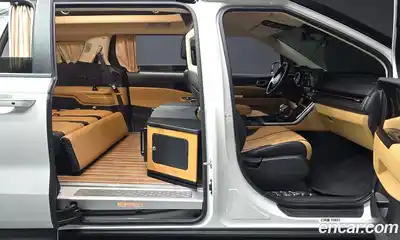 Kia Canival 2023 2.2 Автомат в Москве № 94778, миниатюра 2