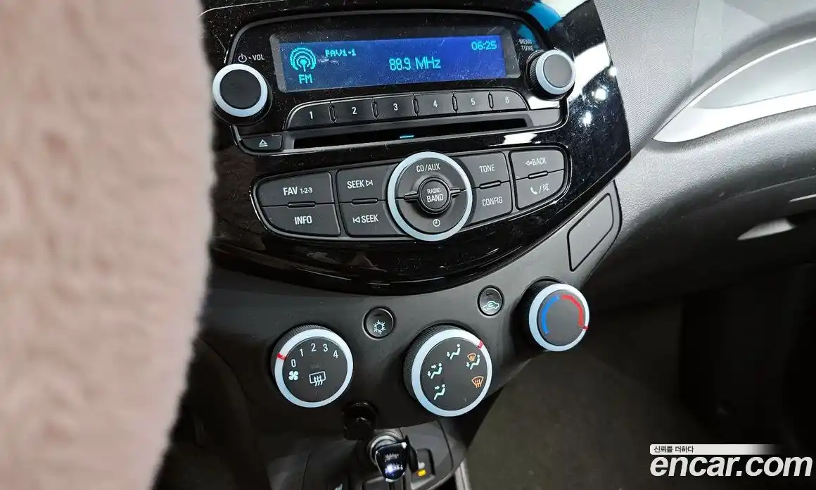 Chevrolet Spark 2013 1.0 Автомат в Москве № 103524, фото 15