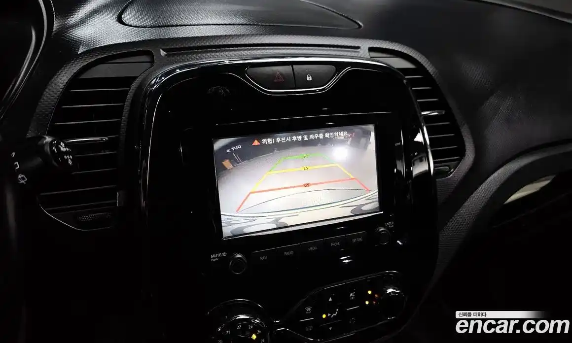 Renault QM3 2014 1.5 Автомат в Москве № 106927, фото 17