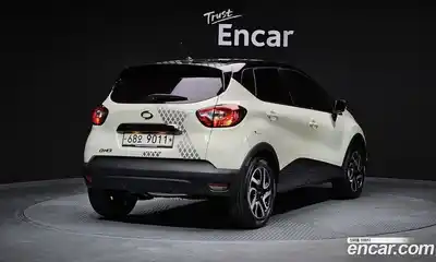 Renault QM3 2014 1.5 Автомат в Москве № 106927, миниатюра 2