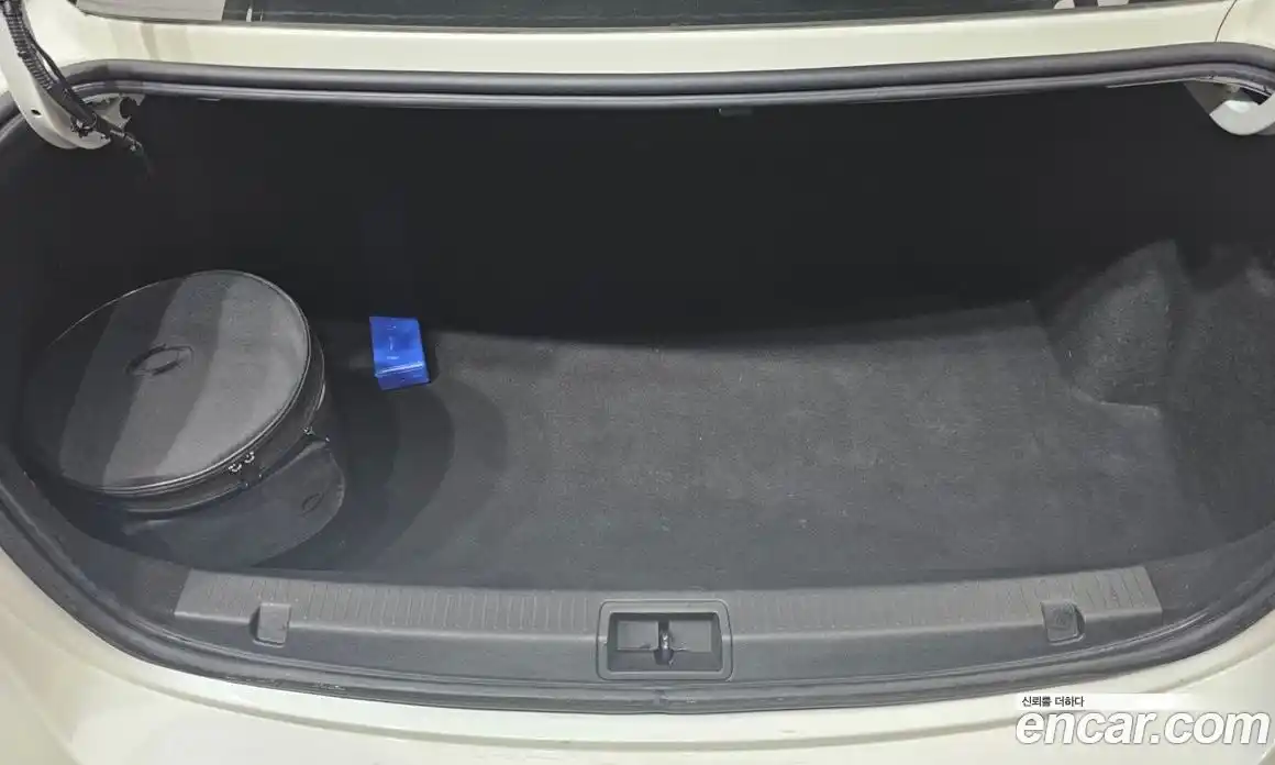 Renault SM3 2010 1.6 Автомат в Москве № 107413, фото 11