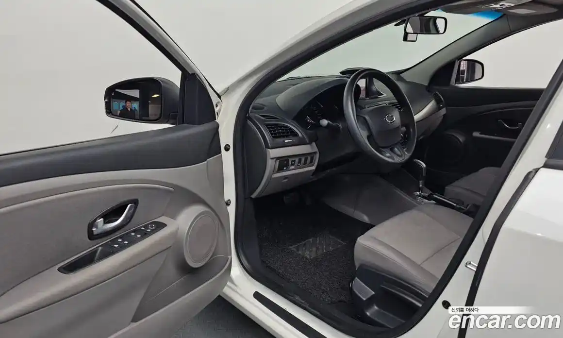 Renault SM3 2010 1.6 Автомат в Москве № 107413, фото 12