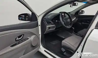 Renault SM3 2010 1.6 Автомат в Москве № 107413, миниатюра 12