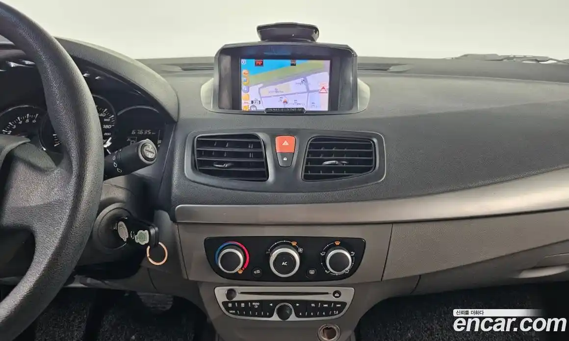 Renault SM3 2010 1.6 Автомат в Москве № 107413, фото 8