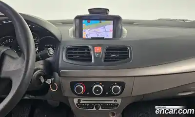 Renault SM3 2010 1.6 Автомат в Москве № 107413, миниатюра 8