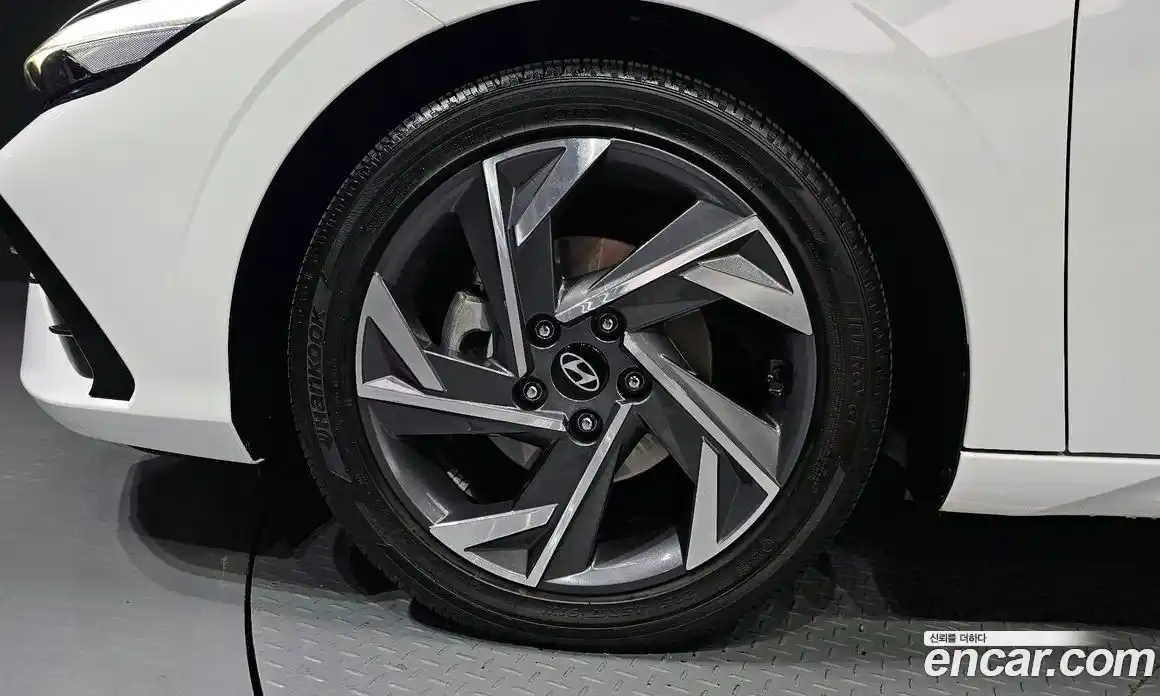 Hyundai Avante 2024 1.6 Автомат в Москве № 108436, фото 5