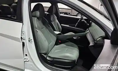 Hyundai Avante 2024 1.6 Автомат в Москве № 108436, миниатюра 10