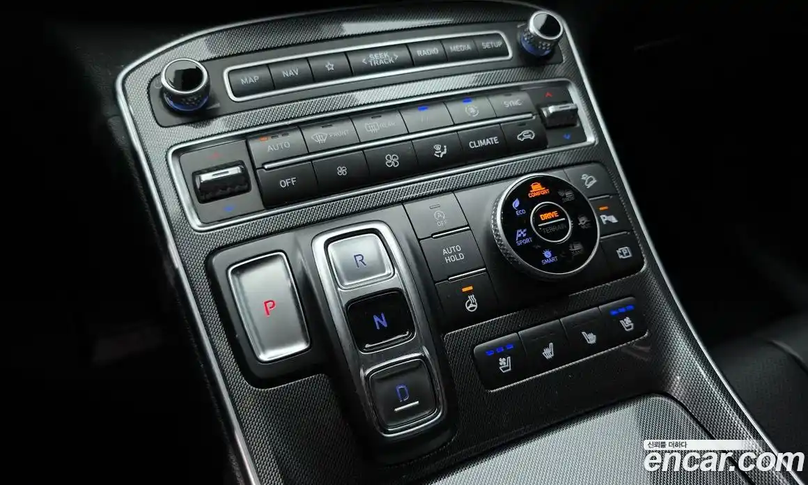 Hyundai Santa Fe 2022 2.5 Автомат в Москве № 112714, фото 6