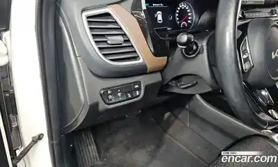 Kia Seltos 2022 1.6 Автомат в Москве № 120114, миниатюра 10