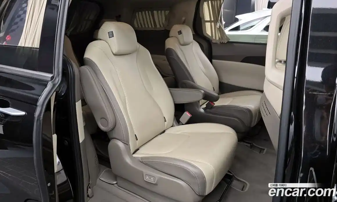 Kia Canival 2021 3.5 Автомат в Москве № 121961, фото 7