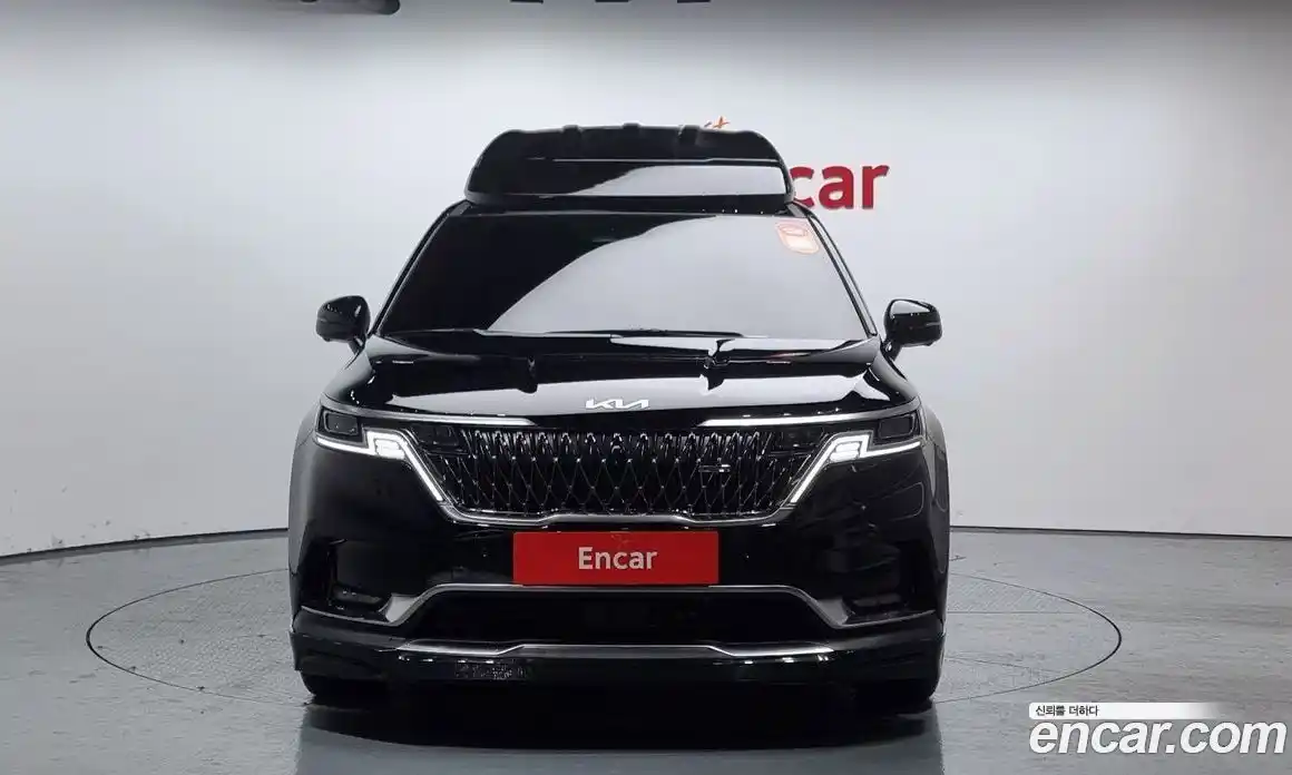 Kia Canival 2023 3.5 Автомат в Москве № 128015, фото 1