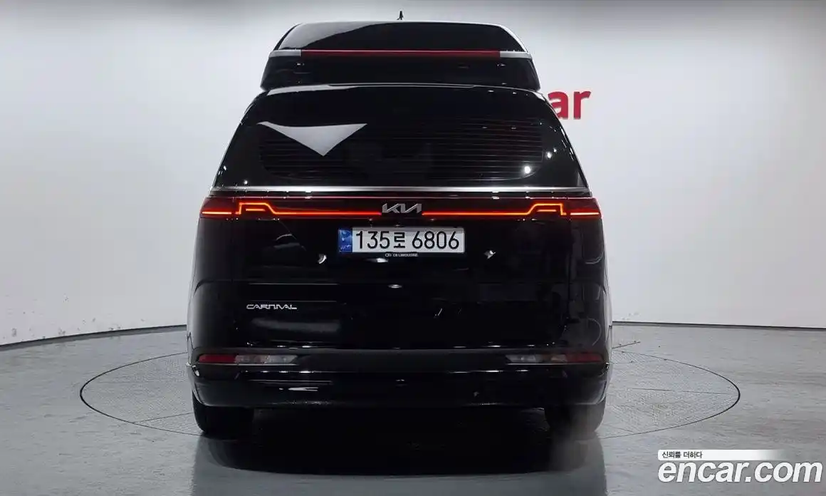 Kia Canival 2023 3.5 Автомат в Москве № 128015, фото 4