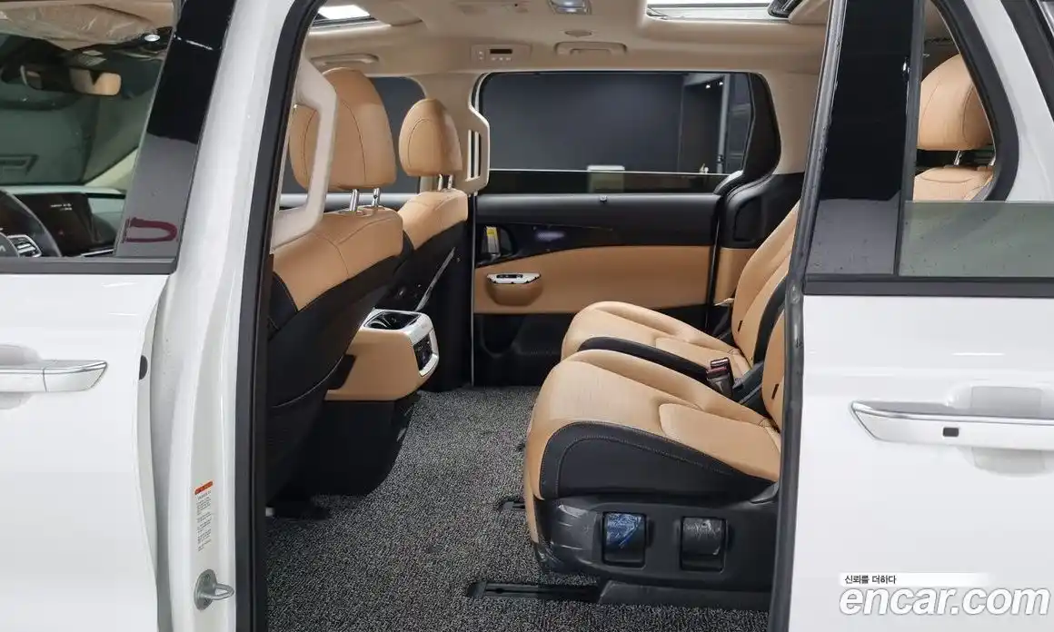 Kia Canival 2023 2.2 Автомат в Москве № 131427, фото 14