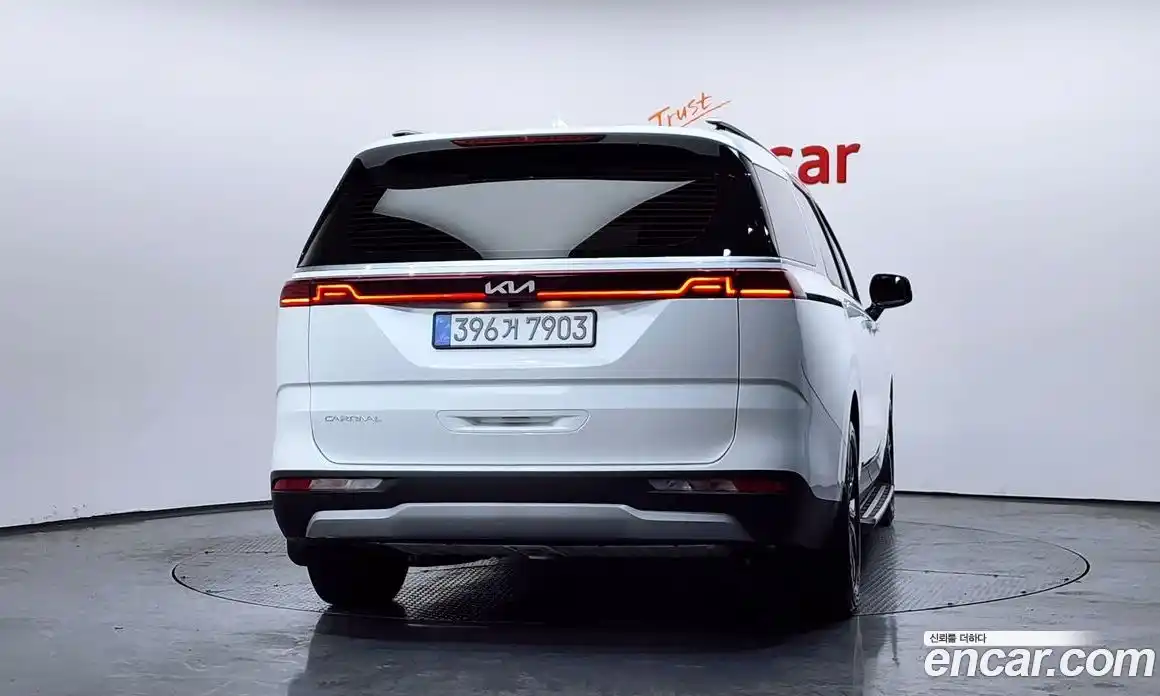 Kia Canival 2023 2.2 Автомат в Москве № 132576, фото 17