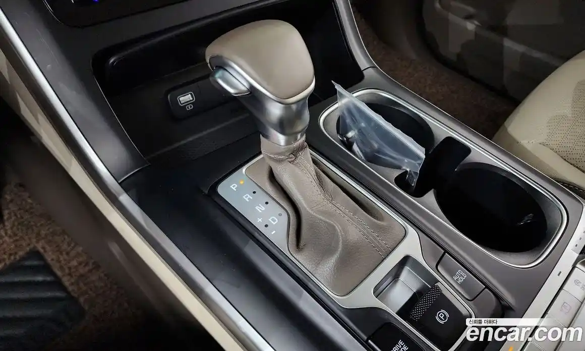 Kia Canival 2023 2.2 Автомат в Москве № 132576, фото 19