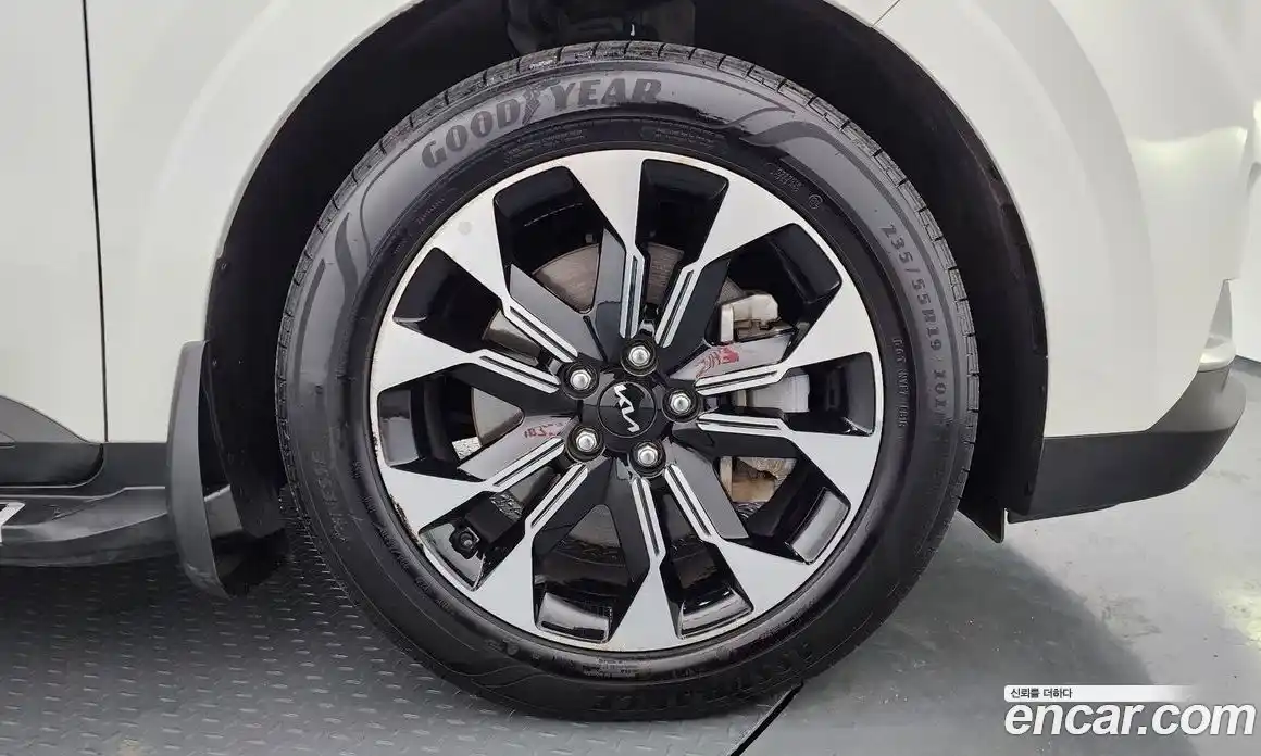 Kia Canival 2023 2.2 Автомат в Москве № 132576, фото 3