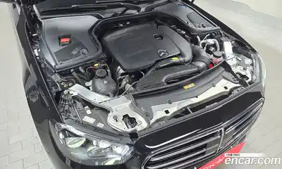 Mercedes-Benz E-Class 2023 2.0 Автомат в Москве № 135190, миниатюра 2