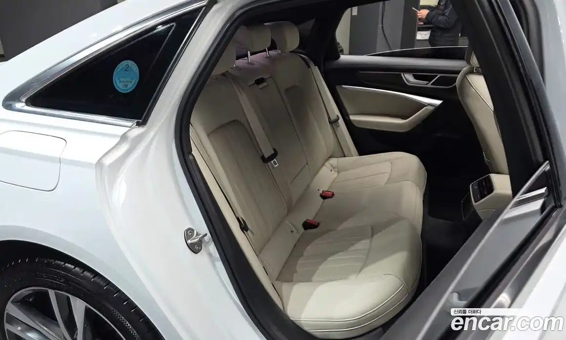 Audi A6 2022 2.0 Автомат в Москве № 141055, фото 1