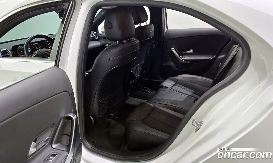 Mercedes-Benz A-Class 2021 2.0 Автомат в Москве № 141976, фото 11