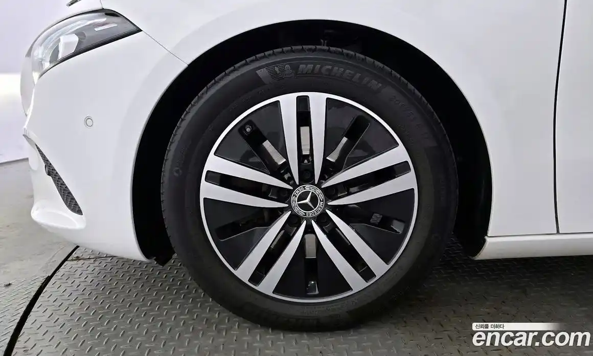 Mercedes-Benz A-Class 2021 2.0 Автомат в Москве № 141976, фото 13