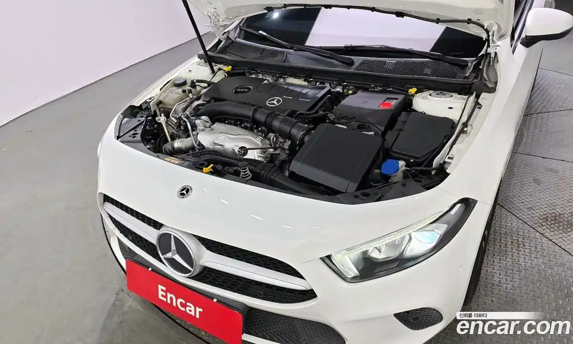 Mercedes-Benz A-Class 2021 2.0 Автомат в Москве № 141976, фото 4