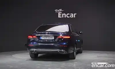 Mercedes-Benz E-Class 2022 2.0 Автомат в Москве № 143164, миниатюра 4
