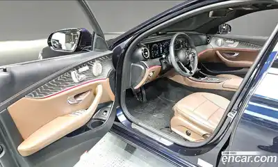 Mercedes-Benz E-Class 2022 2.0 Автомат в Москве № 143164, миниатюра 10