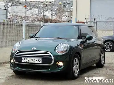 Mini Cooper 2015 1.5 Автомат в Москве № 155340, миниатюра 2