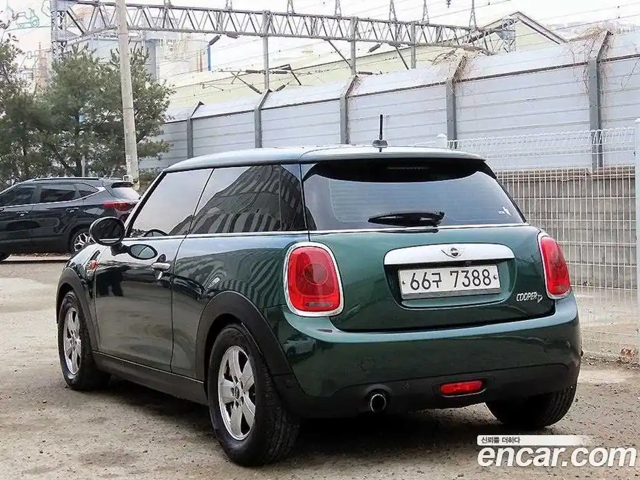 Mini Cooper 2015 1.5 Автомат в Москве № 155340, фото 3
