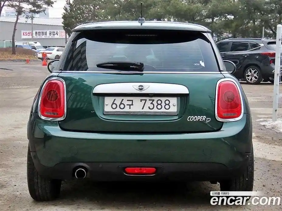 Mini Cooper 2015 1.5 Автомат в Москве № 155340, фото 4