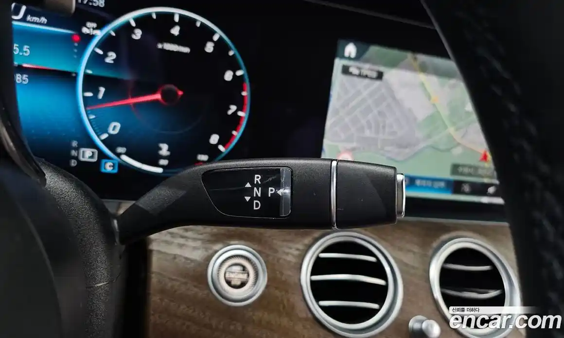 Mercedes-Benz E-Class 2022 2.0 Автомат в Москве № 160765, фото 17