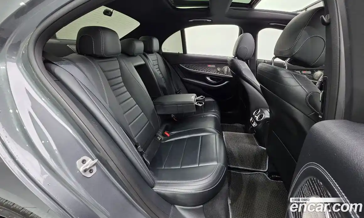 Mercedes-Benz E-Class 2021 2.0 Автомат в Москве № 161994, фото 3