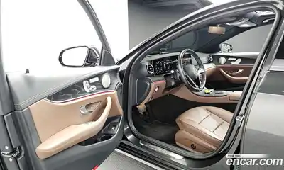 Mercedes-Benz E-Class 2021 2.0 Автомат в Москве № 162081, миниатюра 11
