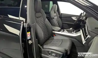 Audi Q8 2023 3.0 Автомат в Москве № 162431, миниатюра 9