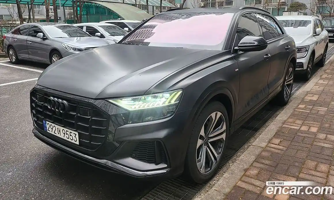 Audi Q8 2023 3.0 Автомат в Москве № 163942, фото 1