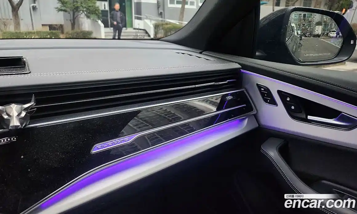 Audi Q8 2023 3.0 Автомат в Москве № 163942, фото 13