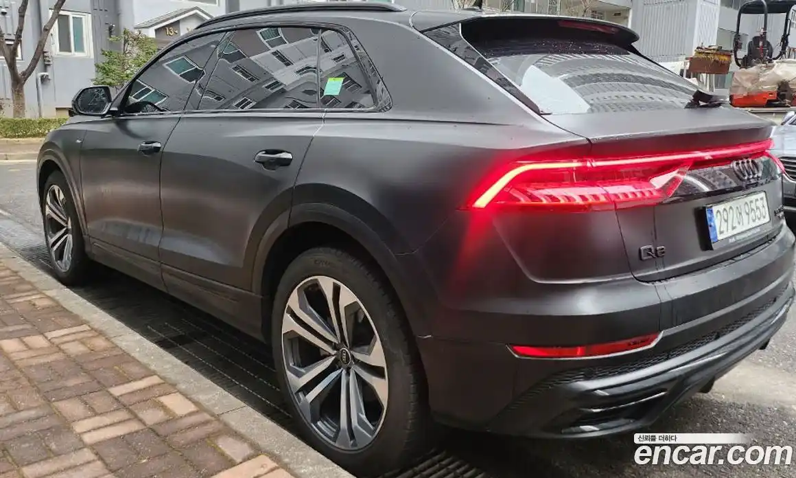Audi Q8 2023 3.0 Автомат в Москве № 163942, фото 3