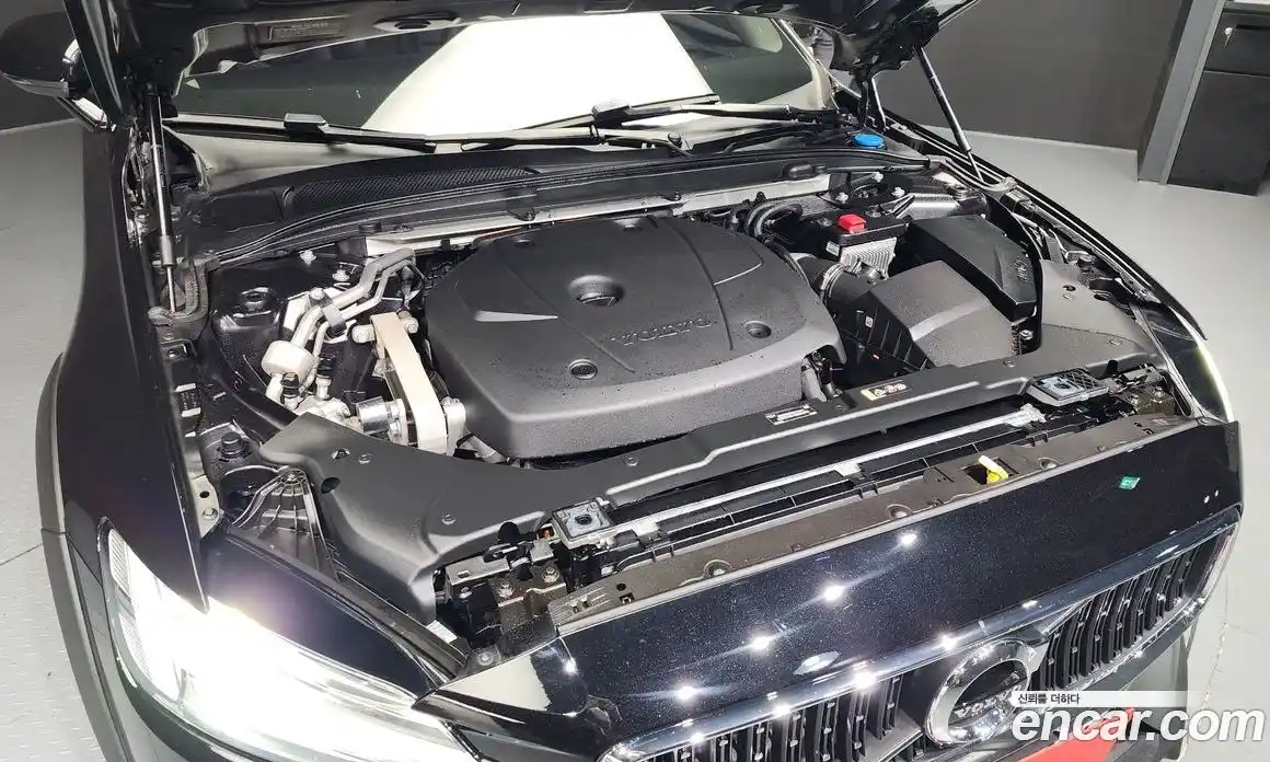 Volvo V60 2019 2.0 Автомат в Москве № 164346, фото 16