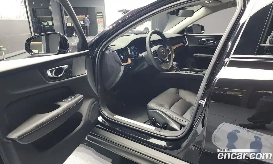 Volvo V60 2019 2.0 Автомат в Москве № 164346, фото 18