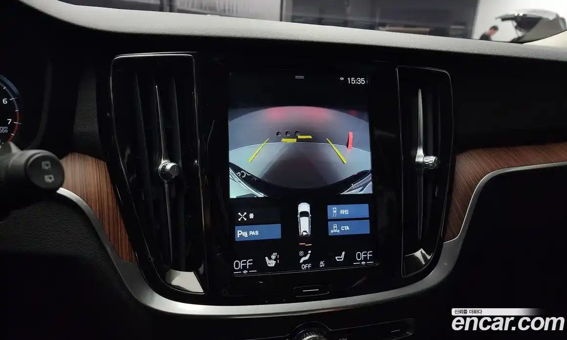 Volvo V60 2019 2.0 Автомат в Москве № 164346, фото 6