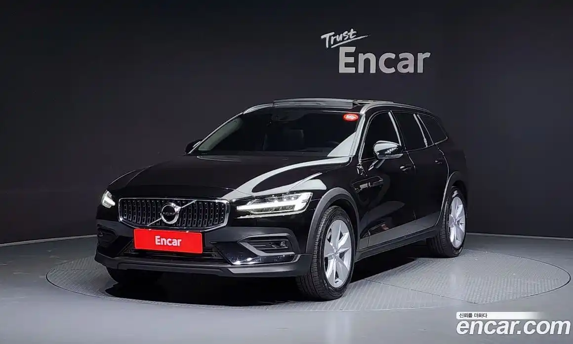 Volvo V60 2019 2.0 Автомат в Москве № 164346, фото 7