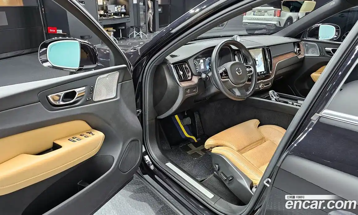 Volvo XC60 2021 2.0 Автомат в Москве № 164443, фото 13