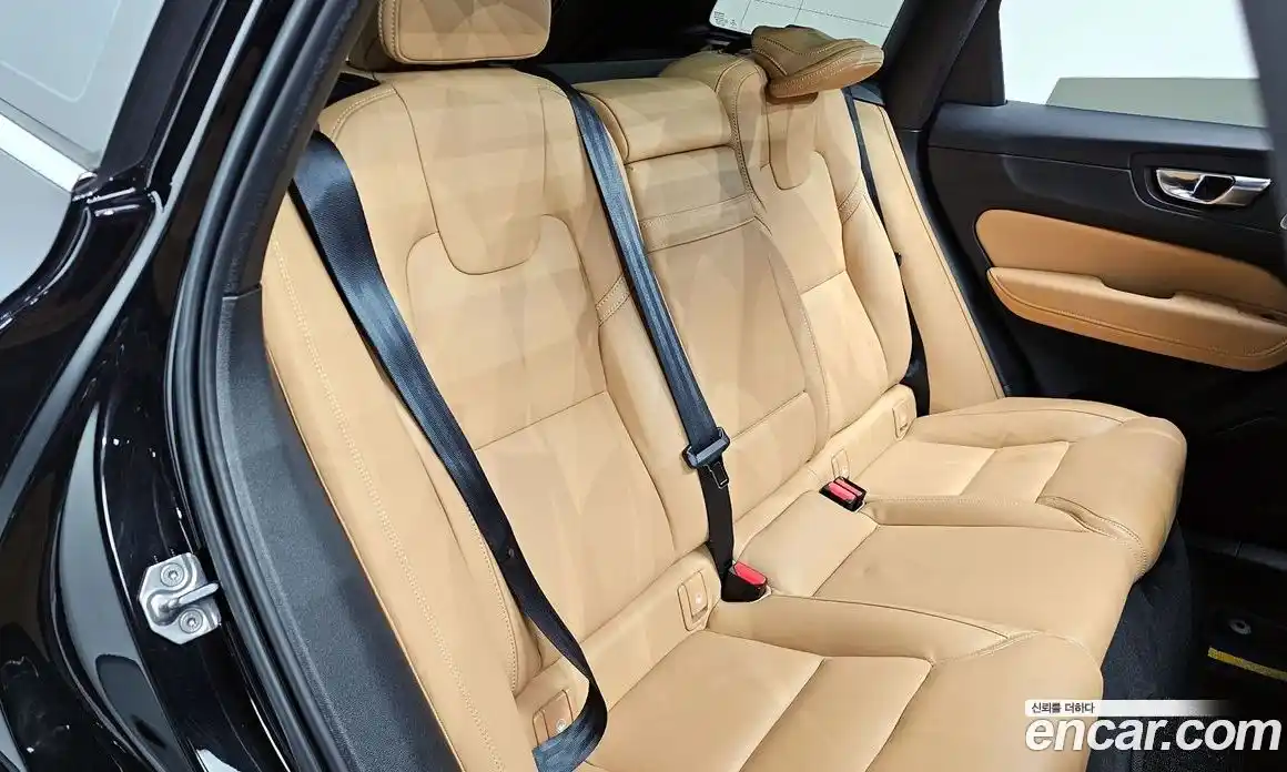 Volvo XC60 2021 2.0 Автомат в Москве № 164443, фото 6